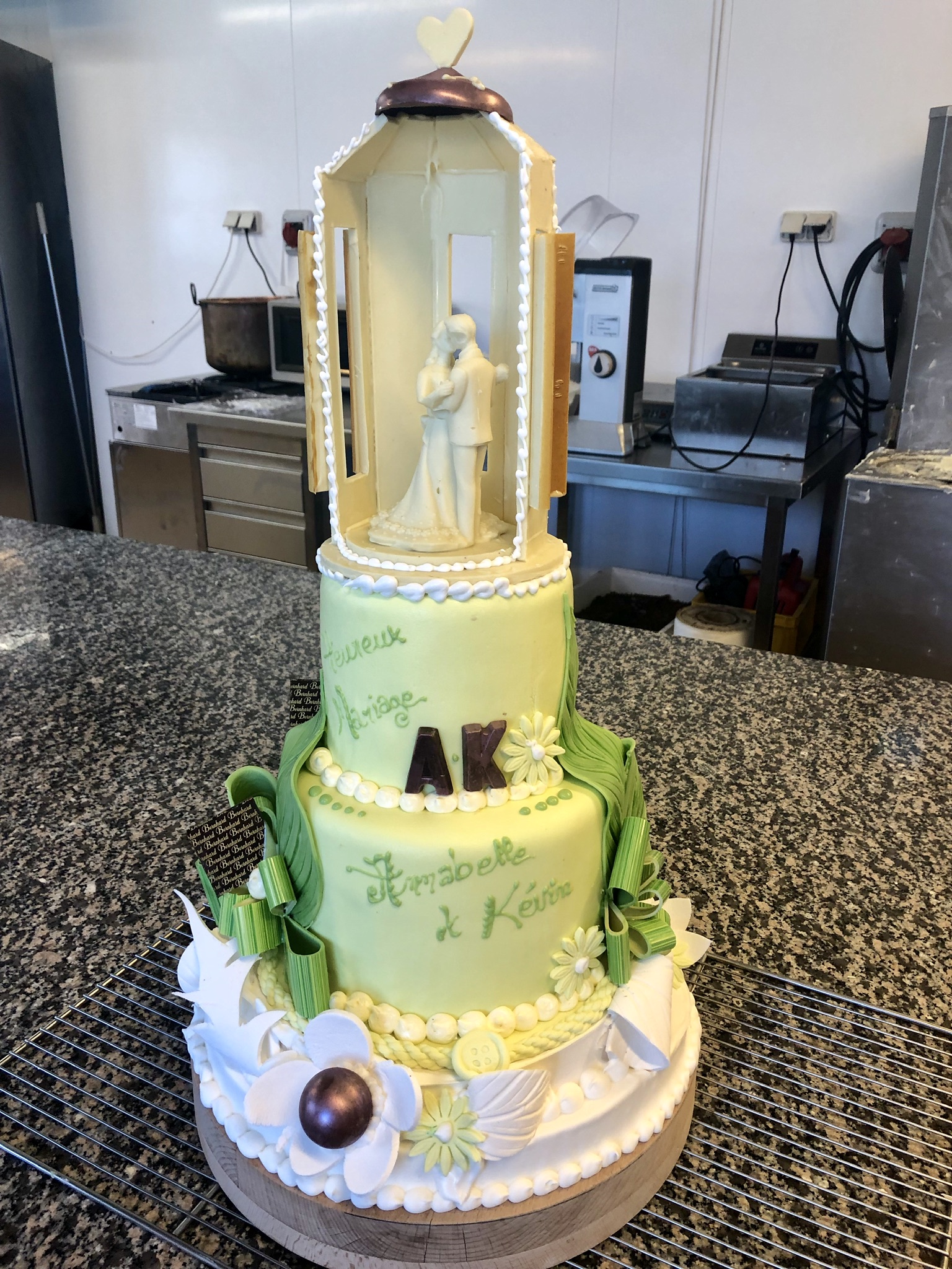 wedding-cake-vert-pale