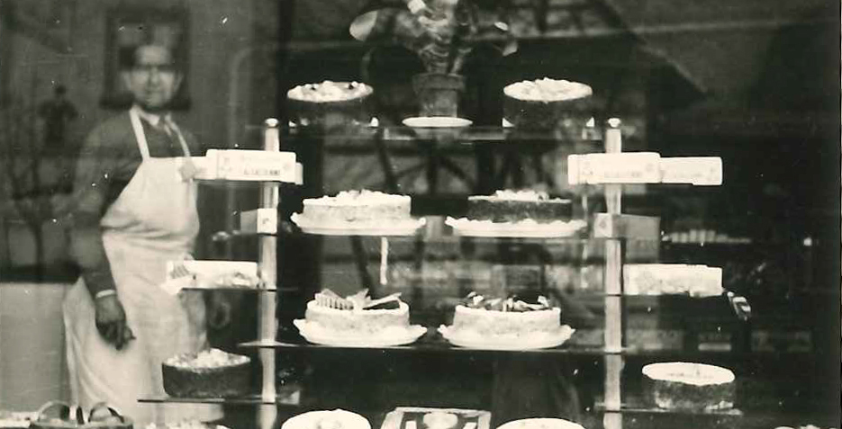 Les premières vitrines de la boulangerie 